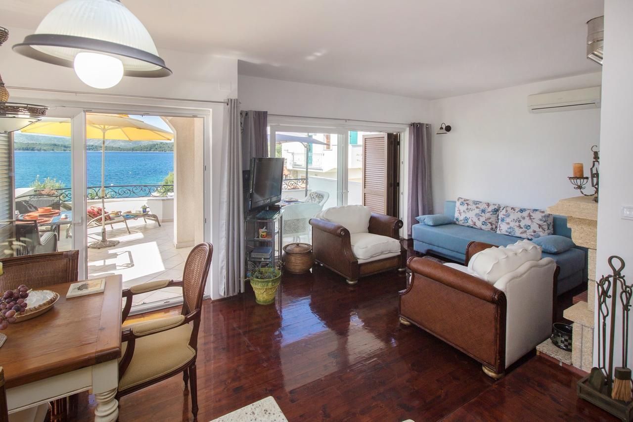 Sea Breeze - Front Sea Apartment Žaborić Extérieur photo