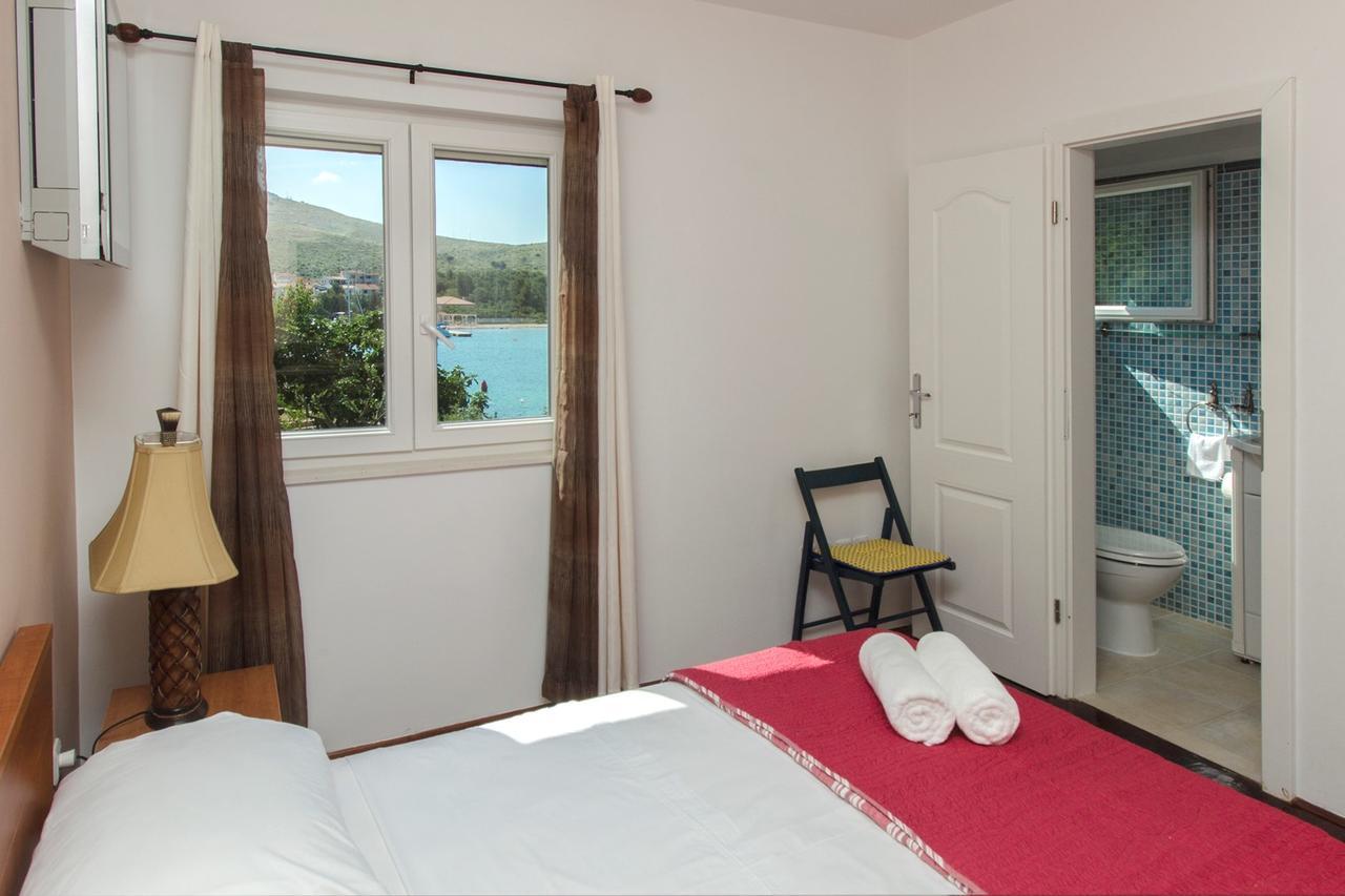 Sea Breeze - Front Sea Apartment Žaborić Extérieur photo