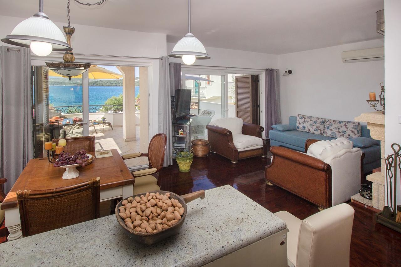 Sea Breeze - Front Sea Apartment Žaborić Extérieur photo